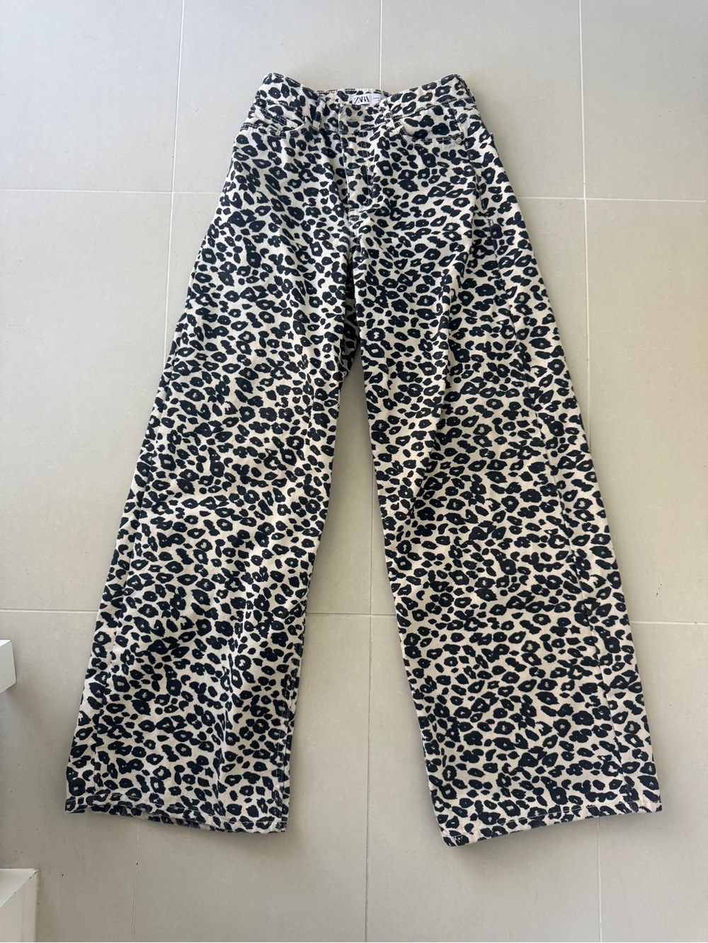 Zara Wide Leg Leopard Print Jeans -